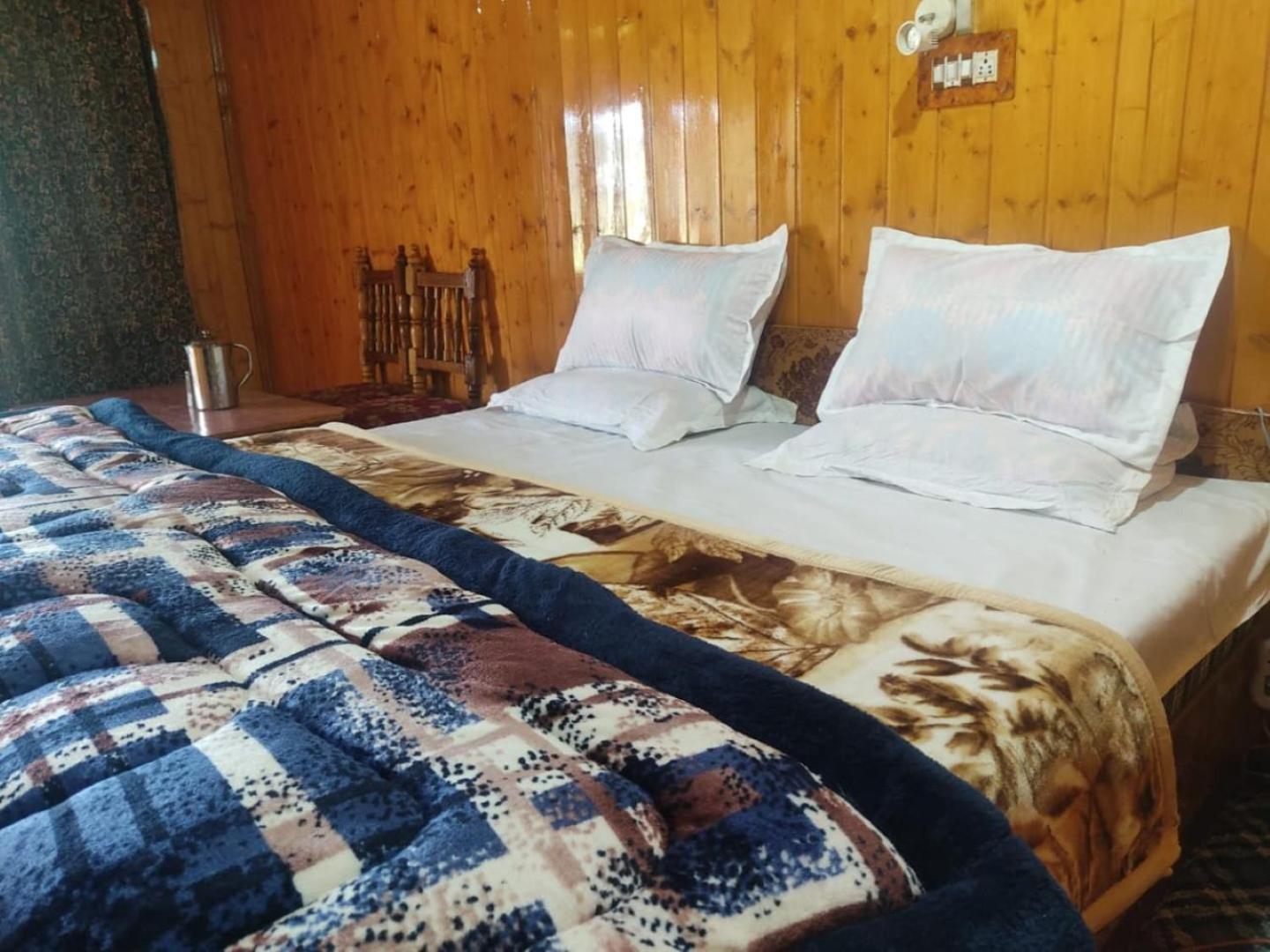 Roseland Cottage , Gulmarg Exterior photo