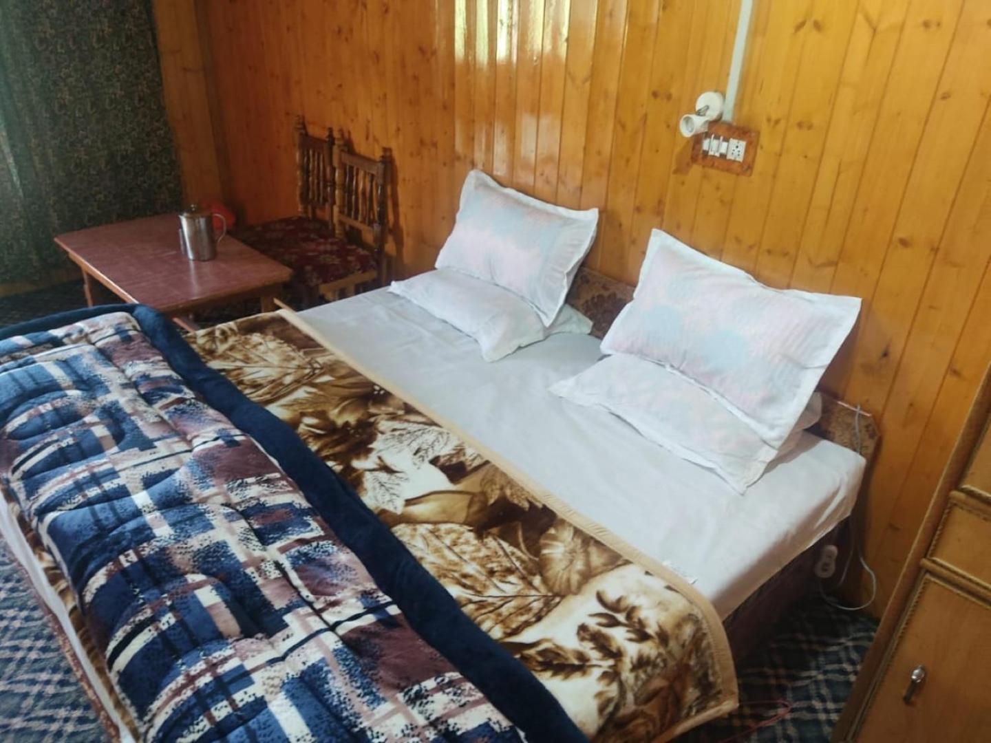 Roseland Cottage , Gulmarg Exterior photo